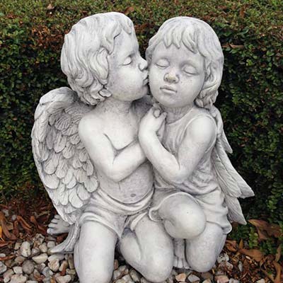 Kissing-Angels.jpg